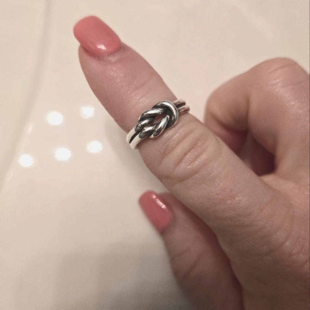 Elegant Silver Knot Ring